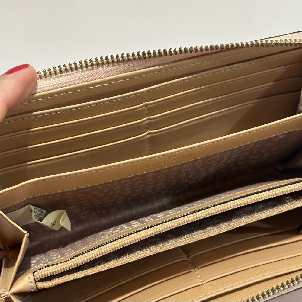 Authentic Kate Spade Wallet - Picture 2 of 8